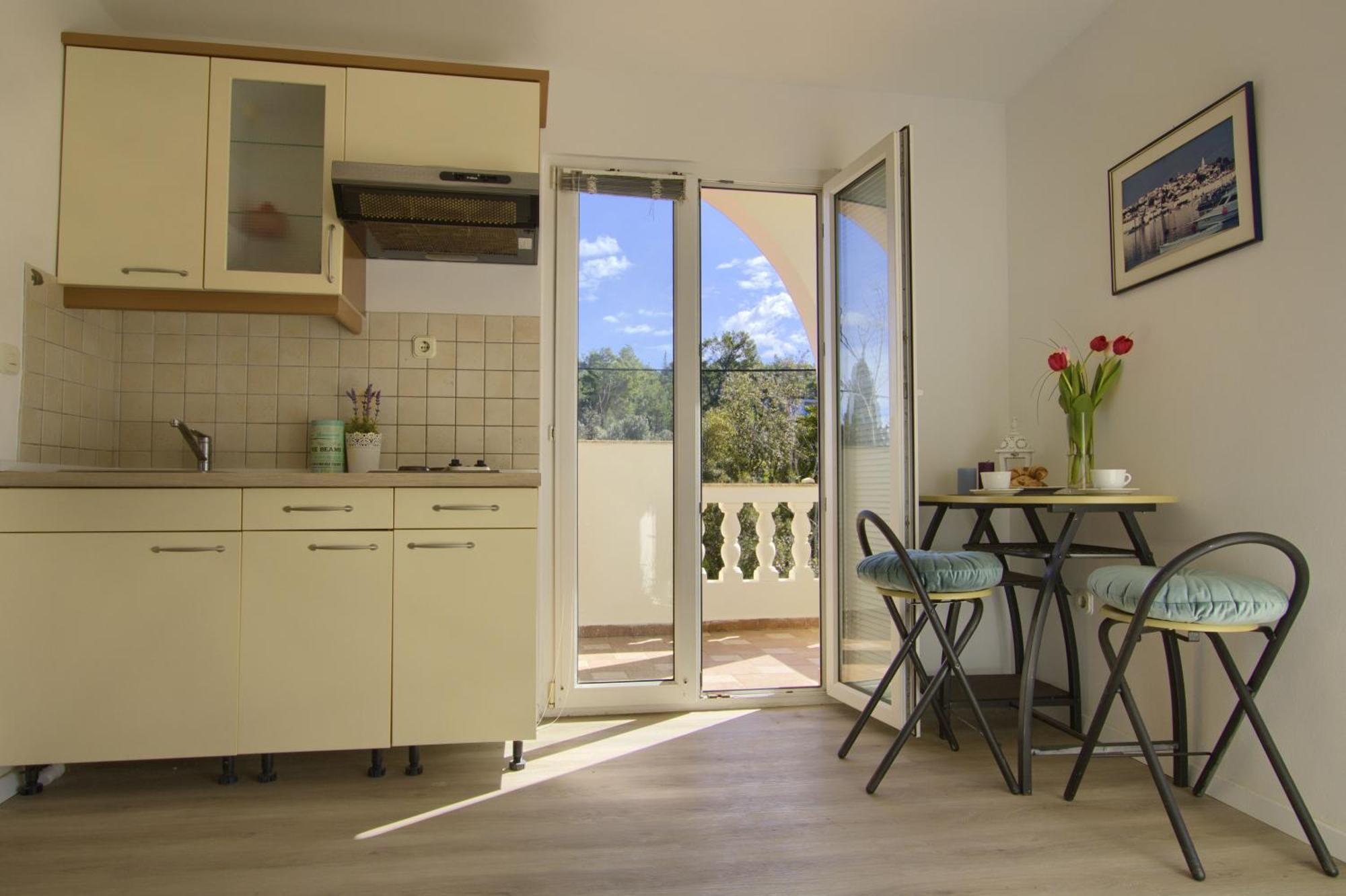 Sunshine Place By The Beach Lukoran Chambre photo